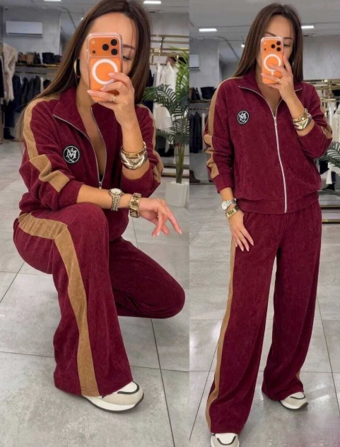 Костюм женский